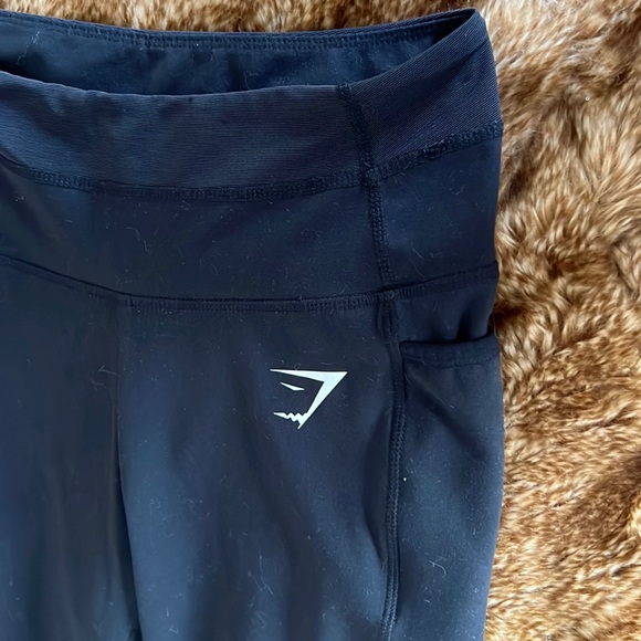 Gymshark - Smooth Black Leggings with Front Bottom Mesh lining - Picture 4 of 8